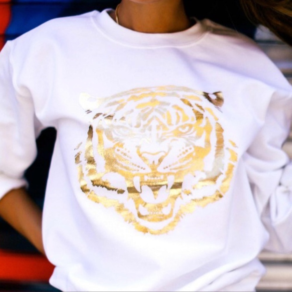 Tiger Sweatshirt Trendy Top Popular shirt Animal lover